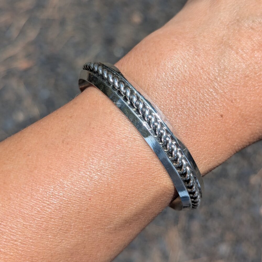 Handmade‎ Navajo Sterling Silver Cuff Bracelet Soldered Coiled Center Sz 7in. **